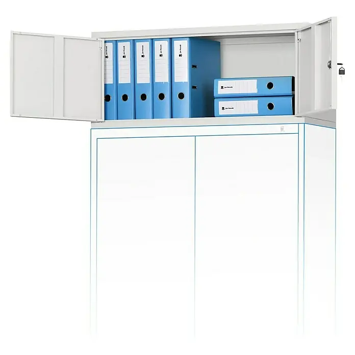 Jan Nowak Aufsatzschrank Ewa - H x B x T: 38 x 90 x 40 cm, Grau - Ein weißer Büroschrank mit blauen Aktenordnern. Der Schrank bietet viel Stauraum für die Ablage von Dokumenten und Büromaterialien.