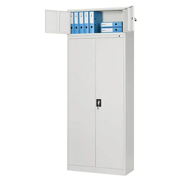 Jan Nowak Aufsatzschrank Ewa - H x B x T: 38 x 90 x 40 cm, Grau - Ein weißer, abschließbarer Metall-Aktenschrank mit zwei Türen und Fächern, in denen blaue Aktenordner aufbewahrt werden.