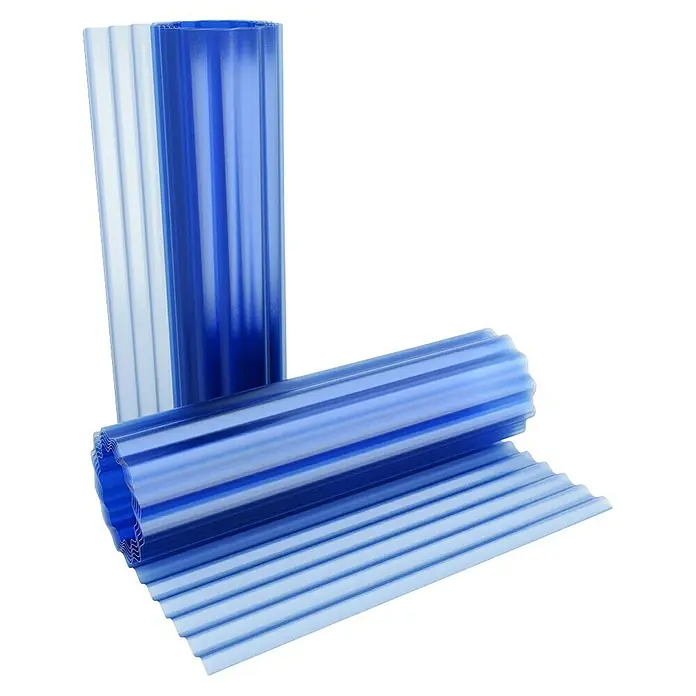 Wellplatte PETG 76/18 gerollt - B x L: 1,25 x 5 m, Polyethylen, Blau Transparent - Dieses Bild zeigt blaue Kunststoff-Wellplatten, die sich für Dächer und Wandverkleidungen eignen. Sie bieten eine gute Lichtdurchlässigkeit und Witterungsbeständigkeit.