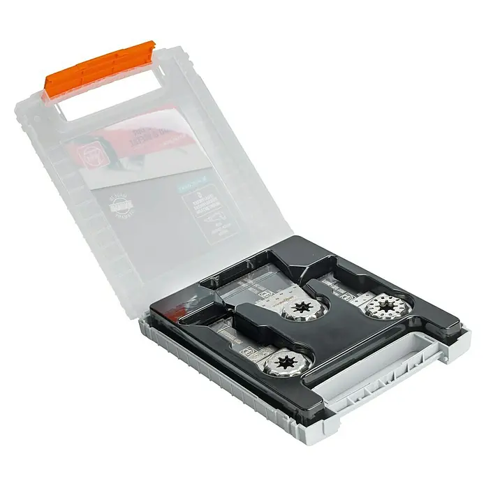 Fein Starlock Zubehör-Set Best of E-Cut Starlock Plus Wood & Metal - 6 -tlg. - Das Bild zeigt ein Set von oszillierenden Sägeblättern in einer transparenten Kunststoffbox mit orangefarbenem Griff.