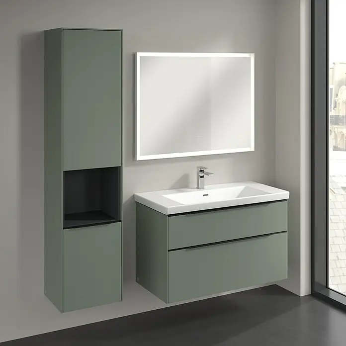 Villeroy & Boch Subway 3.0 Hochschrank - B x T x H: 40 x 36,2 x 171 cm, 1x offenes Fach, 2x Tür, Soft Green, Farbe Griff: Volcano black, DIN Anschlag: Links - Modernes Badezimmer-Set in Grün mit Waschbeckenunterschrank, Spiegelschrank und Hochschrank für ein stilvolles Ambiente.