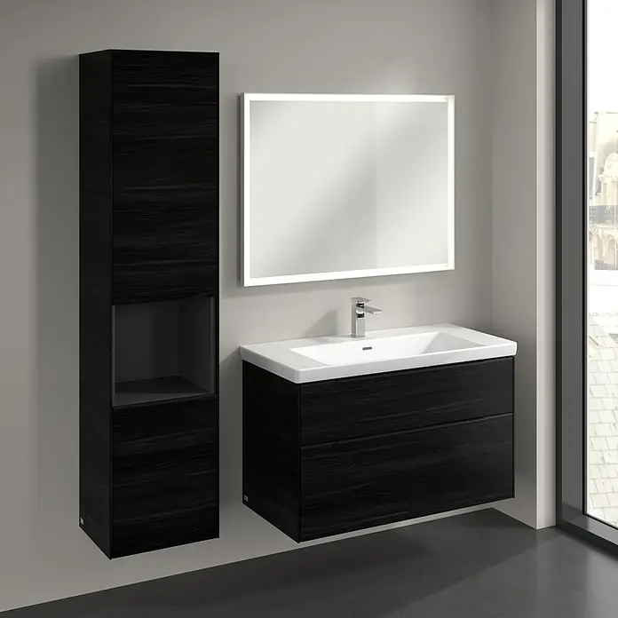 Villeroy & Boch Subway 3.0 Hochschrank - B x T x H: 40 x 36,2 x 171 cm, 1x offenes Fach, 2x Tür, Black Oak, Farbe Griff: Volcano black, DIN Anschlag: Links - Modernes Badezimmer-Set mit Waschbeckenunterschrank, Waschbecken und Hochschrank in dunklem Holzdekor und beleuchtetem Spiegel für stilvolle Badezimmer.