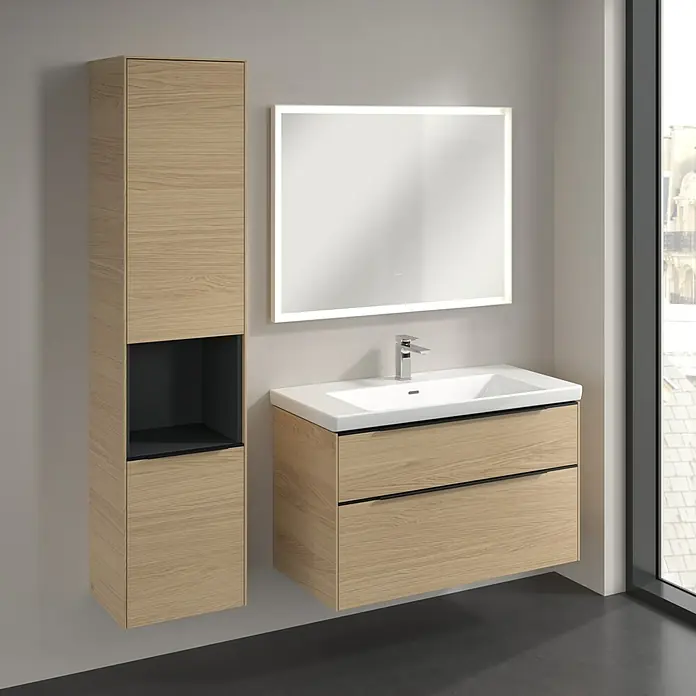 Villeroy & Boch Subway 3.0 Hochschrank - B x T x H: 40 x 36,2 x 171 cm, 1x offenes Fach, 2x Tür, Nordik oak, Farbe Griff: Volcano black, DIN Anschlag: Links - Modernes Badezimmerensemble mit Waschtischunterschrank, Hochschrank und beleuchtetem Spiegel für ein stilvolles Ambiente.