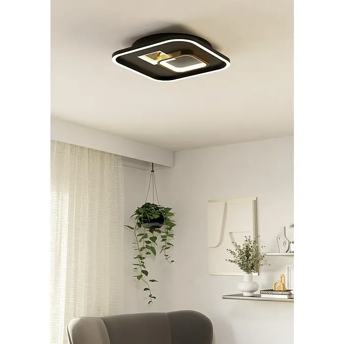 Eglo Plafón LED para pared y techo Triolo - 21,3 W, L x An x Al: 38 x 38 x 6 cm, Negro, Blanco cálido - Lámpara de techo negra moderna con diseño cuadrado y detalles dorados, que ofrece iluminación elegante para cualquier habitación.