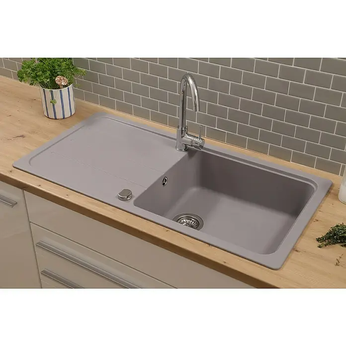 Respekta Einbauspüle Austin - 100 x 50 cm, Grau, Anzahl Becken: 1 Stk. - Elegantes Spülbecken in Grau mit Abtropffläche und modernem Wasserhahn, eingebettet in eine stilvolle Küchenarbeitsplatte.