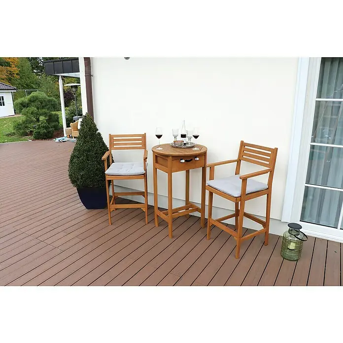 Joda Gartenbar-Set Albany - 3 -tlg., Eukalyptus, Natur - Einladende Szene mit stilvollem Outdoor-Bar-Set auf einer Terrasse, ideal für entspannte Stunden im Freien.