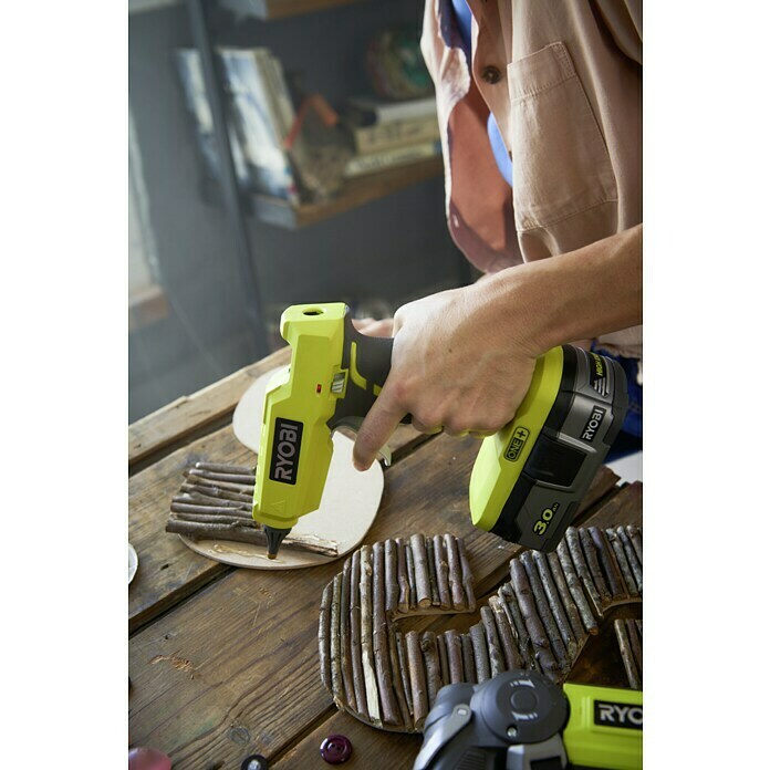 Ryobi ONE+ Akku-Heißklebepistole R18GLU18 V, Li-Ionen, Ohne Akku Unknown