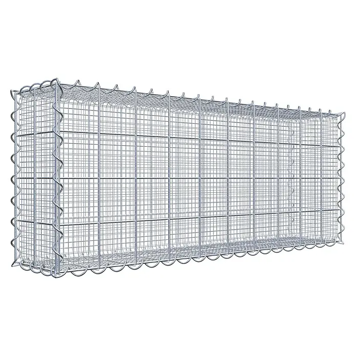 Gabiona Gabione - 100 x 20 x 40 cm, Maschenbreite: 10 cm, Maschenhöhe: 10 cm, Splittgabione - Das Bild zeigt einen Gabionenkorb aus verzinktem Drahtgeflecht, der für den Bau von Stützmauern oder als dekoratives Element im Garten verwendet wird.