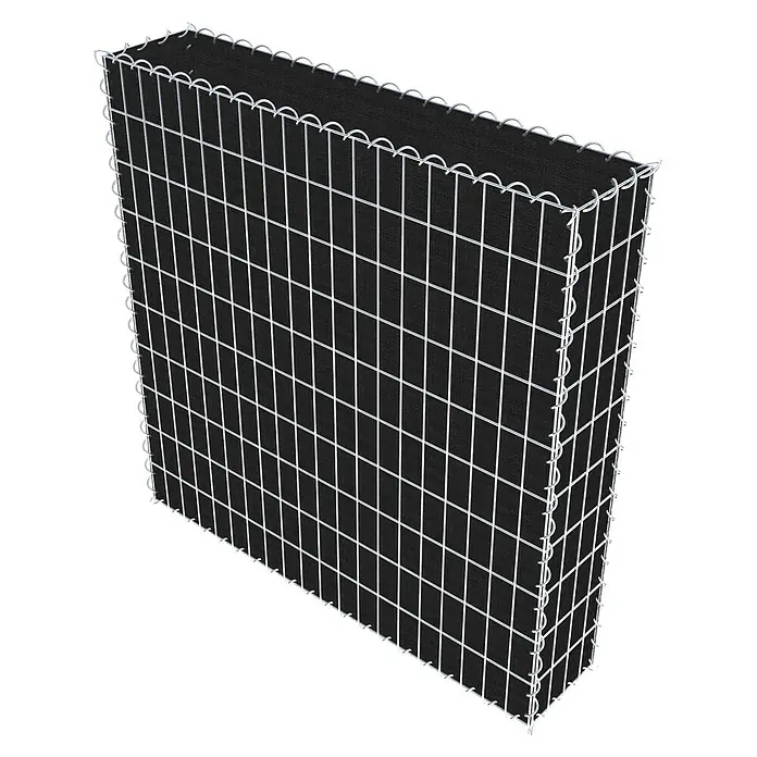 Gabiona Gabione - 100 x 20 x 100 cm, Maschenbreite: 5 cm, Maschenhöhe: 10 cm, Bepflanzbar - Das Bild zeigt einen Gabionenkorb mit schwarzem Vlies, der als Stützmauer oder dekoratives Element im Gartenbau eingesetzt werden kann.