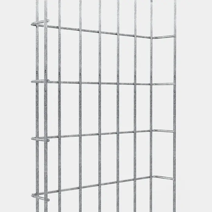 Gabiona Rankgitter - L x B x H: 33 x 5 x 110 cm, Silber, Stahl, Maschenbreite: 5 cm, Maschenhöhe: 10 cm - Ein Nahaufnahme eines Gabionenkorbs aus Drahtgeflecht, der Stabilität und Struktur für Steinfüllungen bietet.