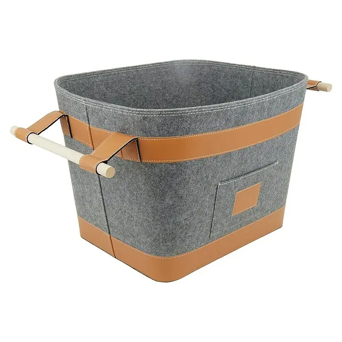 Valo Filzkorb Runa - 55 x 40 x 36 mm, Grau - Ein grauer Filzkorb mit braunen Lederdetails und Holzgriffen für stilvolle Aufbewahrung.