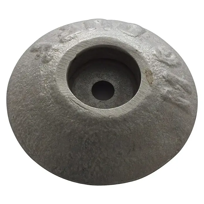Rumpfanode - Aluminium, Ø x H: 110 x 31 mm, Salzwasser, Montageart: Schrauben - Nahaufnahme einer grauen Vase mit einem Loch in der Mitte, die sich ideal für Blumenarrangements oder als dekoratives Element eignet.