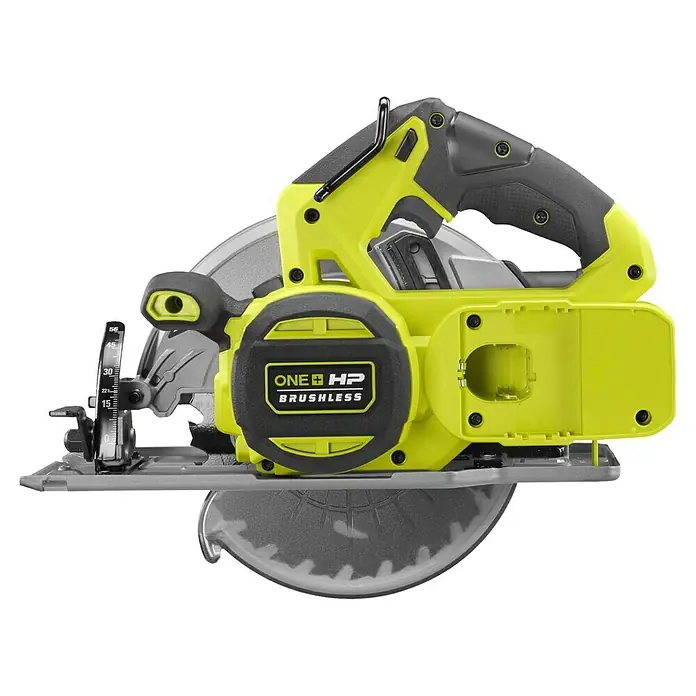 Ryobi ONE+HP Akku-Handkreissäge RC S18X1-0 - Ohne Akku, Durchmesser Sägeblatt: 184 mm, 4.500 U/min - Bild einer RYOBI ONE+ HP Brushless Kreissäge, die durch ihre Leistung und Präzision überzeugt. Ideal für Holzarbeiten.