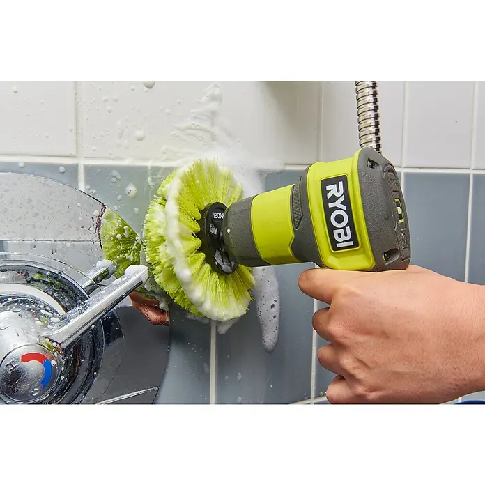 Ryobi Ersatzbürstenkopf RACLRM110 - Standard, Passend für: Ryobi Akku-Reinigungsbürste RSCR4 - Der Ryobi-Reinigungsschrubber mit Bürstenaufsatz wird an Duscharmaturen verwendet und mit Schaum bedeckt.
