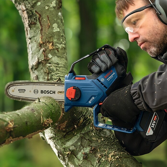 Bosch Professional AMPShare 18V Akumulatorska žaga za veje GKE 18V-20  (18 V, Brez baterije, Dolžina meča: 20 cm) | 7371 - Akku-Kettensägen | IAEJ - Kettensägen | IAE - Gartenmotorgeräte | IA - Gartenhartware | I - Stadtgarten | BAUHAUS