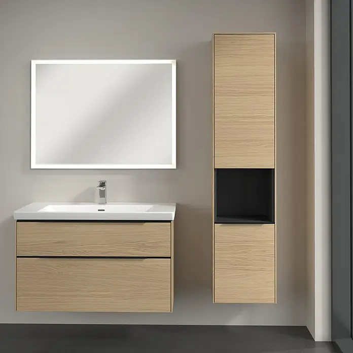 Villeroy & Boch Subway 3.0 Hochschrank - B x T x H: 40 x 36,2 x 171 cm, 1x offenes Fach, 2x Tür, Nordik oak, Farbe Griff: Volcano black, DIN Anschlag: Rechts - Stilvolles Badezimmer-Set mit Waschtisch, beleuchtetem Spiegel und Hochschrank in Holzoptik für ein modernes Ambiente.