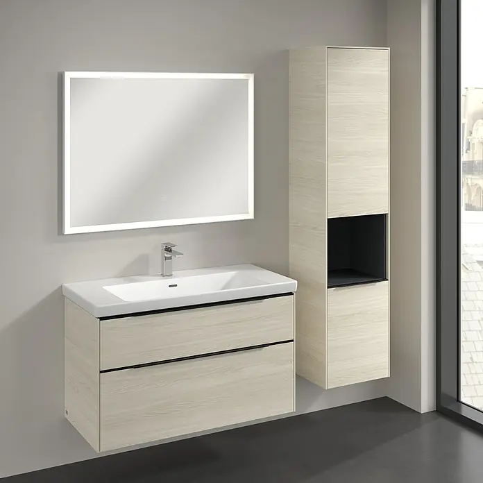 Villeroy & Boch Subway 3.0 Hochschrank - B x T x H: 40 x 36,2 x 171 cm, 1x offenes Fach, 2x Tür, White Oak, Farbe Griff: Volcano black, DIN Anschlag: Rechts - Ein stilvolles Badezimmer-Set mit Waschtischunterschrank, Aufsatzwaschbecken, beleuchtetem Spiegel und passendem Hochschrank.