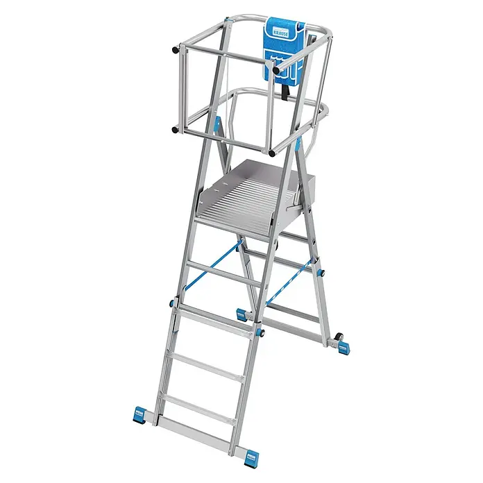 Krause Sprossen-Gelenk-Teleskopleiter Skymatic 3-5 Sprossen - Arbeitshöhe: 3,3 m, Anzahl Tritte: 5 Stk., Aluminium - Das Bild zeigt eine robuste, freistehende Krause Arbeitsbühne aus Aluminium mit blauen Akzenten für professionelle Handwerker und anspruchsvolle Heimwerker.