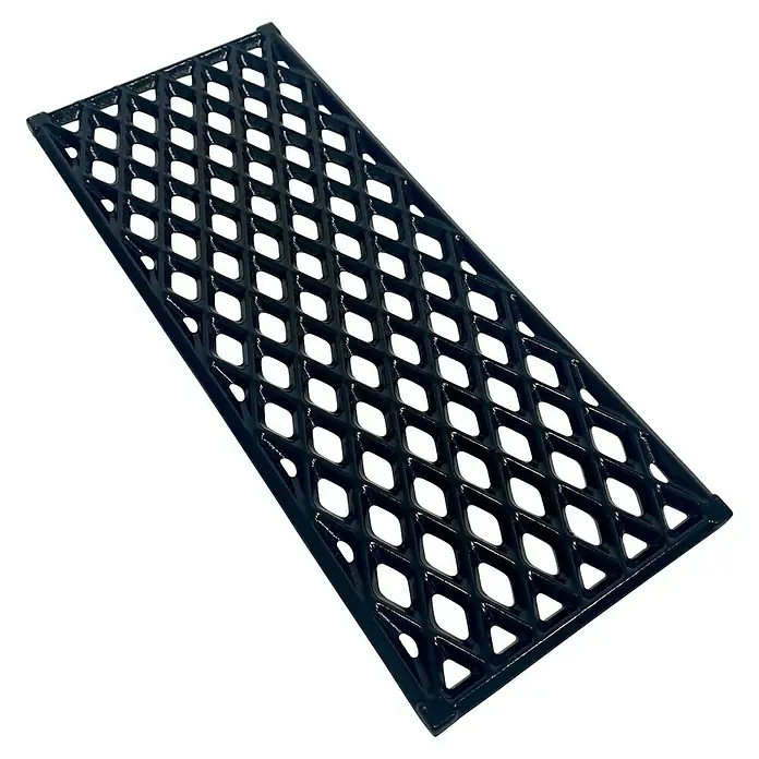 Kingstone Ersatz-Grillrost Cliff Black Edition - B x T: 24 x 45 cm, Gusseisen - Das Bild zeigt ein rutschfestes Trittbrett mit einer dunkelblauen Lackierung, das durch seine rautenförmige Struktur optimalen Halt bietet.