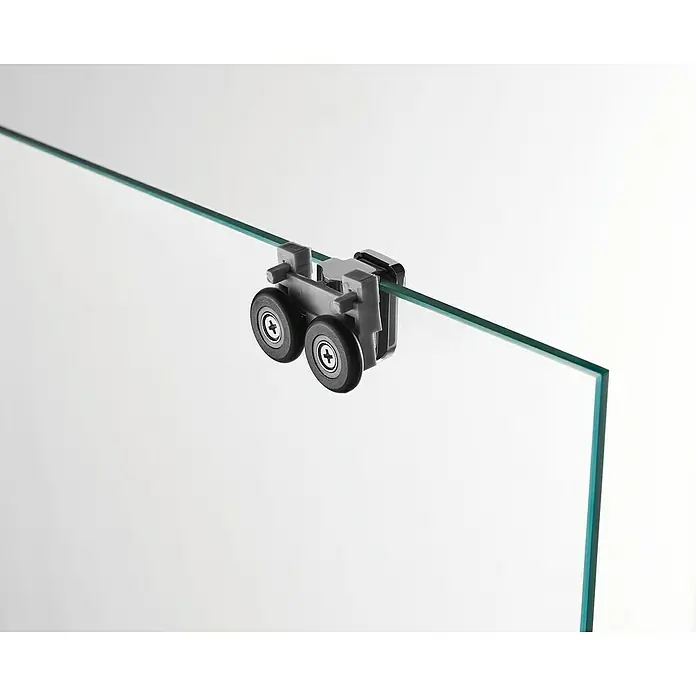 GME Mampara de ducha frontal Basic - L x An x Al: 75 x 72 x 196 cm, Vidrio serigrafiado, Cobre - Primer plano de un panel de vidrio con un accesorio gris y dos ruedas, posiblemente parte de una puerta corredera o cabina de ducha.