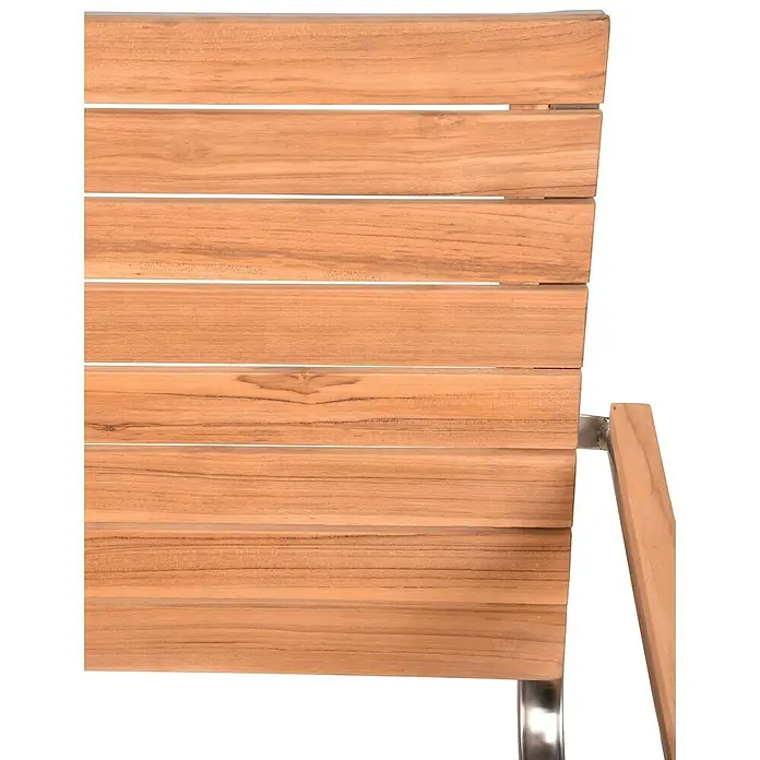 Garden Pleasure Gartensessel Freischwinger Denver - 2 Stk., Teakholz, Stapelbar, Natur, B x T x H: 55 x 60 x 86 cm - Detailansicht einer Holzgartenstuhl-Rückenlehne mit eleganten Latten und Stahlrahmen, die modernes Design und natürliche Materialien vereint.