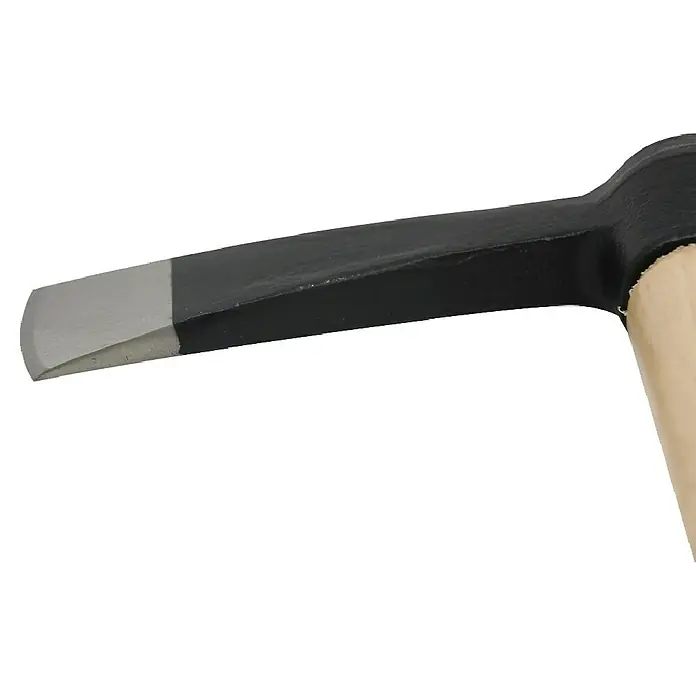 Bellota Martillo de albañil 26,5 cm - Largo: 40 mm, 500 g, Acero - Primer plano de un hacha con cabeza negra y mango de madera clara, ideal para jardinería y trabajos de carpintería.