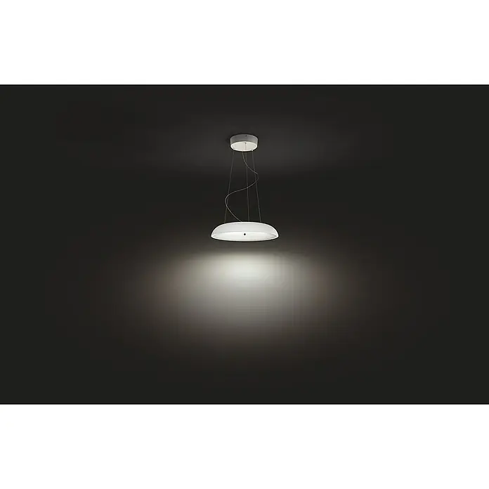 Philips Hue LED-Pendelleuchte rund White Ambience Amaze - 25 W, Ø x H: 43,4 x 150 cm, Weiß - Eine moderne weiße Hängelampe mit sanftem Lichtwurf sorgt für eine angenehme Atmosphäre im Raum.