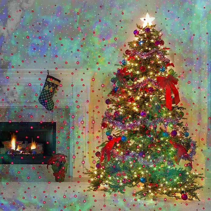 Lámpara LED decorativa Laser Light - Negro, Color de luz: Multicolor, IP44 - Árbol de Navidad festivo junto a la chimenea, con luces parpadeantes y decoraciones para un ambiente navideño acogedor.