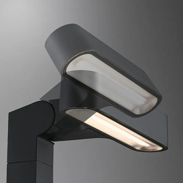 Paulmann Plug & Shine LED-Gartenspot Ito - 7,5 W, Warmweiß, L x B x H: 18,8 x 2,7 x 110 cm - Nahaufnahme einer modernen, verstellbaren LED-Außenleuchte in Anthrazit vor grauem Hintergrund.