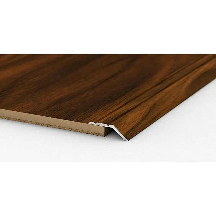 LOGOCLIC Abschlussprofil 146 - Nussbaum, 0,9 m x 32 mm, Montageart: Kleben - Holz Laminat mit silberfarbener Übergangsleiste. Eleganter Bodenbelag mit Akzent.