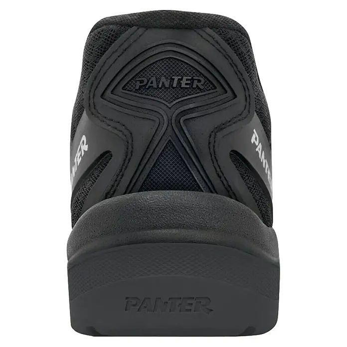 Panter Zapato bajo de seguridad Argos - 45, Clase de protección según EN ISO 20345: S1P, Negro - Primer plano de la parte posterior de una zapatilla PANTER negra, mostrando el logotipo de la marca. Comodidad y estilo en este diseño.
