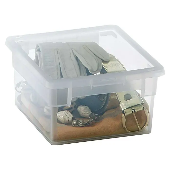 Terry Light Box Caja de almacenaje - 17,8 x 20,4 x 10 cm, Capacidad volumétrica: 2,5 l - Un recipiente de almacenamiento transparente de plástico lleno de accesorios de moda como guantes, cinturones y un collar de cuentas.