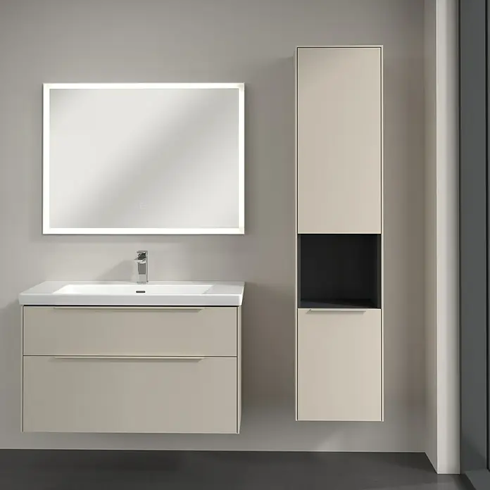 Villeroy & Boch Subway 3.0 Hochschrank - B x T x H: 40 x 36,2 x 171 cm, 1x offenes Fach, 2x Tür, Cashmere Grey, Farbe Griff: Cashmere Grey, DIN Anschlag: Rechts - Ein modernes Badezimmer-Set mit einem Unterschrankwaschtisch, einem beleuchteten Spiegel und einem Hochschrank in sanften Farbtönen.