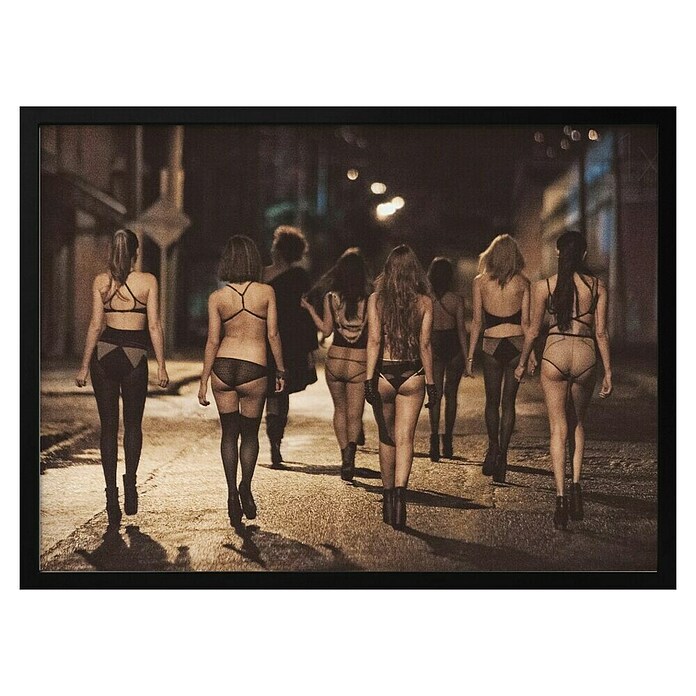 Papermoon Bild (Street Women, B x H: 110 x 80 cm, Ohne Passepartout, Rahmen Schwarz) | BAUHAUS