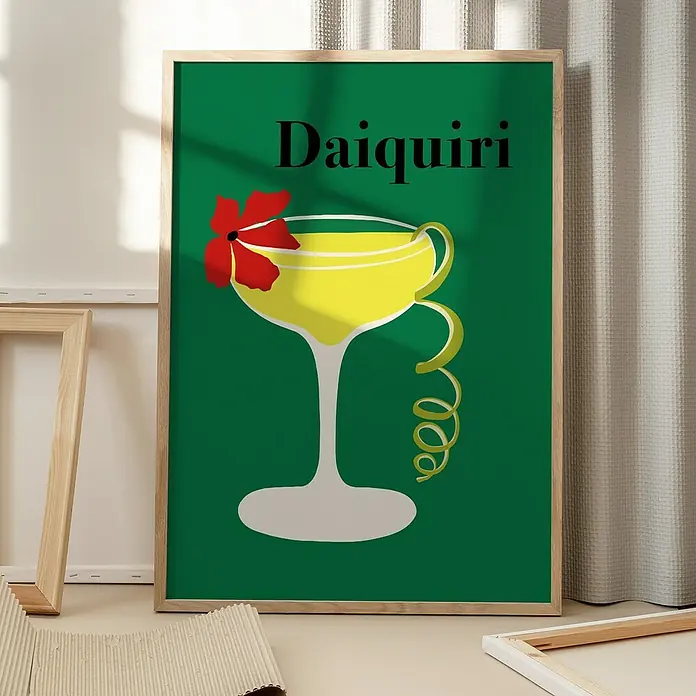 Papermoon Bild - Daiquiri, B x H: 50 x 70 cm, Mit Passepartout, Rahmen Eiche - Illustration eines "Daiquiri"-Cocktails auf grünem Hintergrund, gerahmt. Ein dekoratives Kunstwerk, das eine Bar oder Küche verschönern kann.