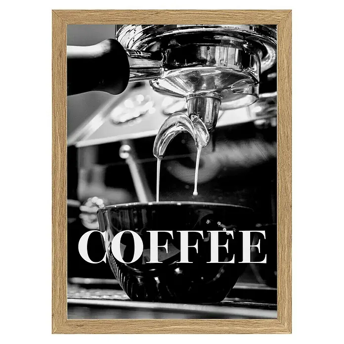 Papermoon Bild - Coffee Text, B x H: 100 x 140 cm, Ohne Passepartout, Rahmen Eiche - Schwarz-Weiß-Foto einer Kaffeemaschine, die Kaffee in eine Tasse füllt, mit dem Wort "KAFFEE" im Vordergrund, gerahmt.