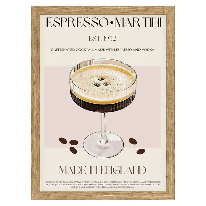 Papermoon Bild - Coffee Delighta, B x H: 70 x 100 cm, Ohne Passepartout, Rahmen Eiche - Ein stilvolles Poster mit einem Espresso Martini Cocktail, der in England hergestellt wurde und eine Hommage an das Jahr 1952 darstellt.