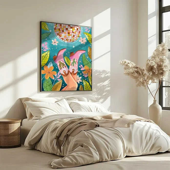 Papermoon Bild - Boots and Disco, B x H: 80 x 110 cm, Ohne Passepartout, Rahmen Eiche - Wandkunst mit einem bunten Gemälde von Cowboystiefeln und einer Discokugel, die über einem Bett hängt, verleiht dem Raum einen Hauch von Spaß und Farbe.