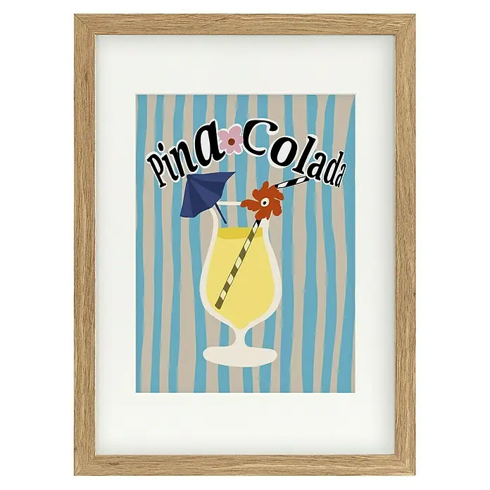 Papermoon Bild - Pina Colada, B x H: 60 x 80 cm, Mit Passepartout, Rahmen Eiche - Gerahmtes Bild mit einer Illustration eines Pina Colada Cocktails, verziert mit einer Papierblume, einem Sonnenschirm und einem gestreiften Strohhalm.