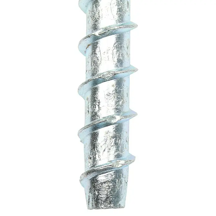 Profi Depot Kombibetonschraube - Durchmesser: 7,5 mm, Länge: 60 mm, V 30, 50 Stk. - Nahaufnahme einer Metallschraube mit spiralförmigem Gewinde auf schwarzem Hintergrund.