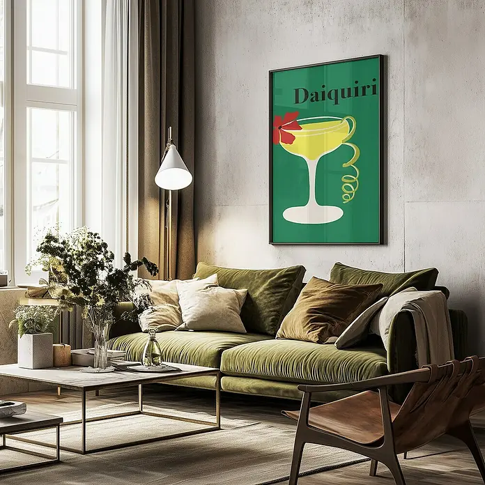 Papermoon Bild - Daiquiri, B x H: 70 x 100 cm, Mit Passepartout, Rahmen Schwarz - Ein stilvolles Wohnzimmer mit einem grünen Sofa, einem Couchtisch und einem an der Wand hängenden Daiquiri-Kunstdruck.