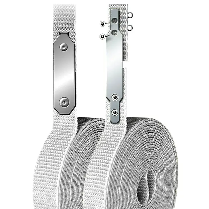 Schellenberg Gurtfix MaxiLänge: 4,3 cm, Gurtbreite: 23 mm, Grau - Nahaufnahme von zwei aufgerollten, grauen Thermobändern mit Metallschnallen zur Befestigung.