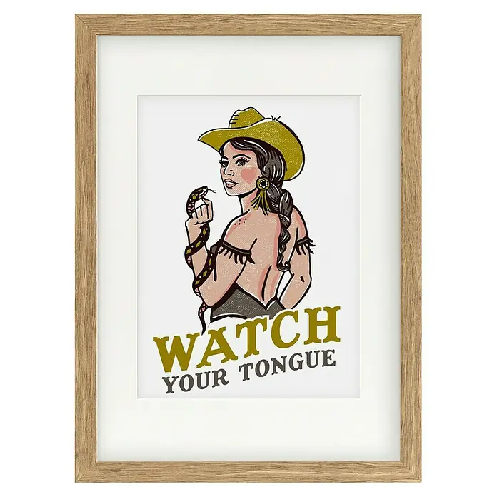 Papermoon Bild - Watch Your Tongue, B x H: 50 x 70 cm, Mit Passepartout, Rahmen Eiche - Gerahmtes "Watch Your Tongue"-Wandkunstwerk, das eine Cowgirl-Illustration mit einer Schlange zeigt, ideal für einen Western-Touch in jedem Raum.