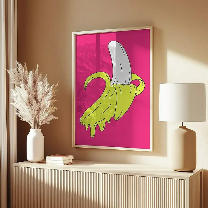 Papermoon Bild - Melting Pink Banana, B x H: 60 x 80 cm, Ohne Passepartout, Rahmen Eiche - Stilvolles Interieur mit einem auffälligen Kunstwerk: Ein gerahmtes Bananenbild in leuchtenden Farben, das eine moderne Kommode dekoriert.