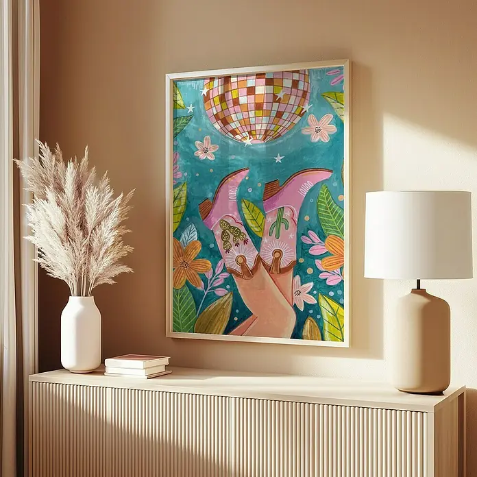 Papermoon Bild - Boots and Disco, B x H: 80 x 110 cm, Ohne Passepartout, Rahmen Eiche - Ein gerahmtes Wandkunstwerk mit einem verspielten Design mit Cowboy-Stiefeln, Disco-Kugel und Blumen, das einem Raum einen Hauch von Laune verleiht.