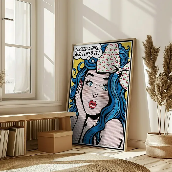 Papermoon Bild - I Kissed a Girl, B x H: 50 x 70 cm, Ohne Passepartout, Rahmen Eiche - Pop Art-Leinwandbild mit blauhaarigem Mädchen und Sprechblase „Ich habe ein Mädchen geküsst und es hat mir gefallen!“ für eine moderne Wanddekoration.