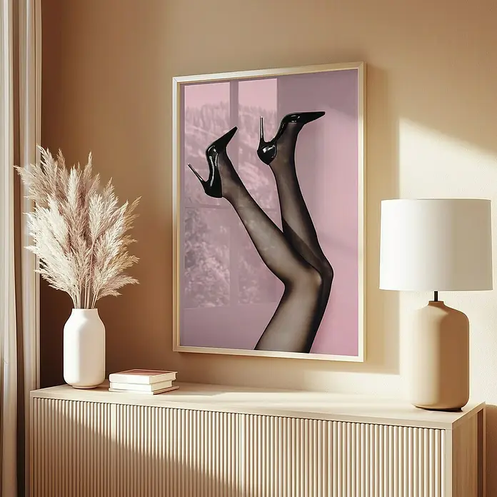 Papermoon Bild - Kick up your Heels, B x H: 70 x 100 cm, Mit Passepartout, Rahmen Eiche - Ein stilvolles Wandbild mit hochhackigen Schuhen, das jedem Raum einen Hauch von Eleganz verleiht. Perfekt als Blickfang über einer Kommode.