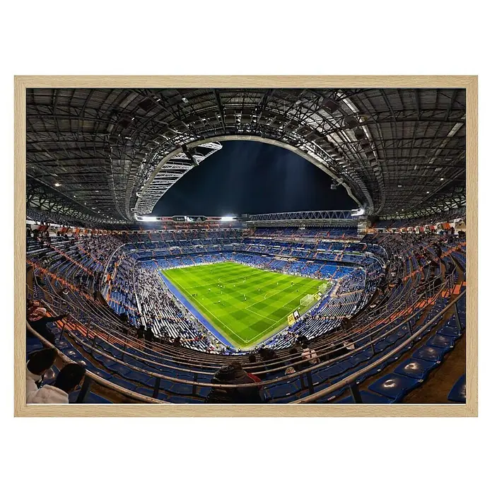 Papermoon Bild - Santiago Bernabèu, B x H: 50 x 40 cm, Ohne Passepartout, Rahmen Eiche - Stadionansicht mit Fußballfeld, blauen Sitzen und geschwungener Dachkonstruktion, gerahmt.