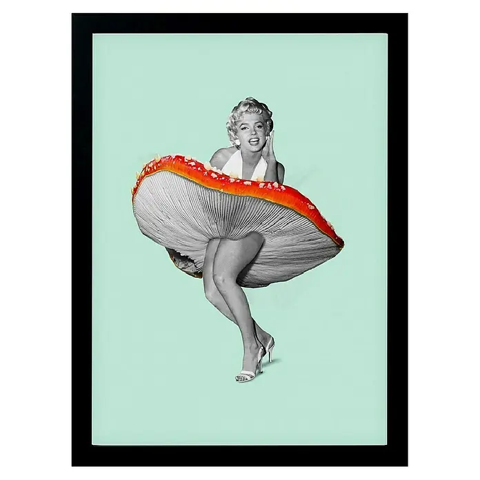 Papermoon Bild - Happy Dress, B x H: 70 x 100 cm, Ohne Passepartout, Rahmen Schwarz - Das Bild zeigt eine kreative Collage mit Marilyn Monroe, die unter einem riesigen Fliegenpilz steht, vor einem hellgrünen Hintergrund.