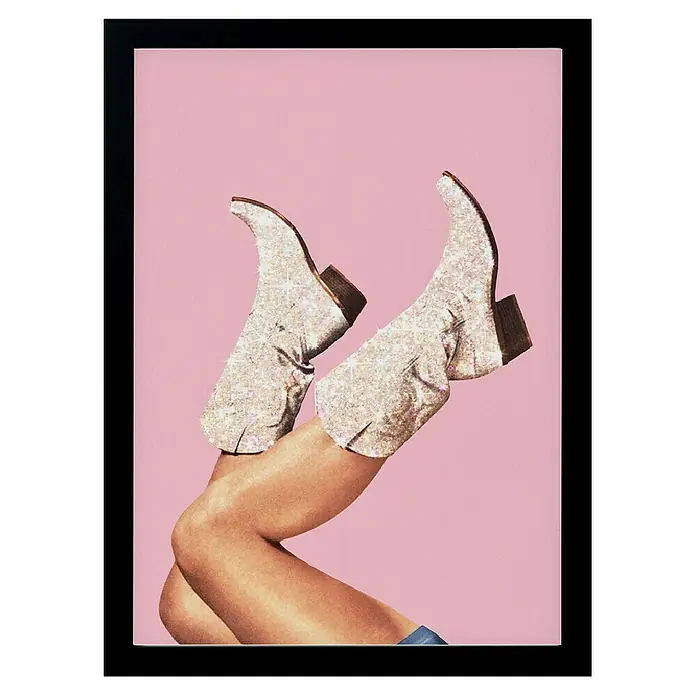 Papermoon Bild - Boots Glitter Pink, B x H: 60 x 80 cm, Ohne Passepartout, Rahmen Schwarz - Glitzernde Cowboystiefel auf rosa Hintergrund. Ein auffälliges Accessoire für den besonderen Look.